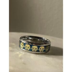 Skull Men’s wedding band style ring stainless steel size 10